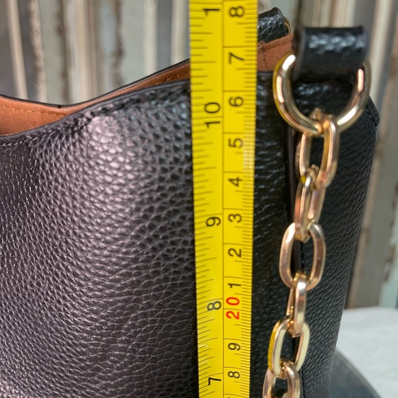 Seven Days Vegan Black Leather Shoulder Bag with Gold Chain - Picture 12 of 14